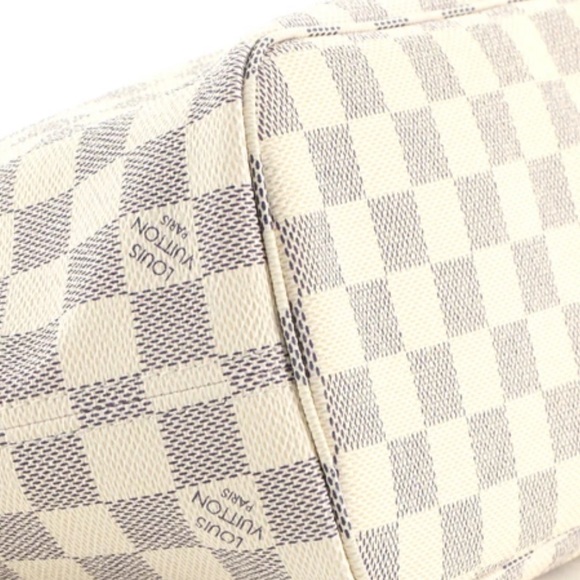 Louis Vuitton Purse - Picture 4 of 12